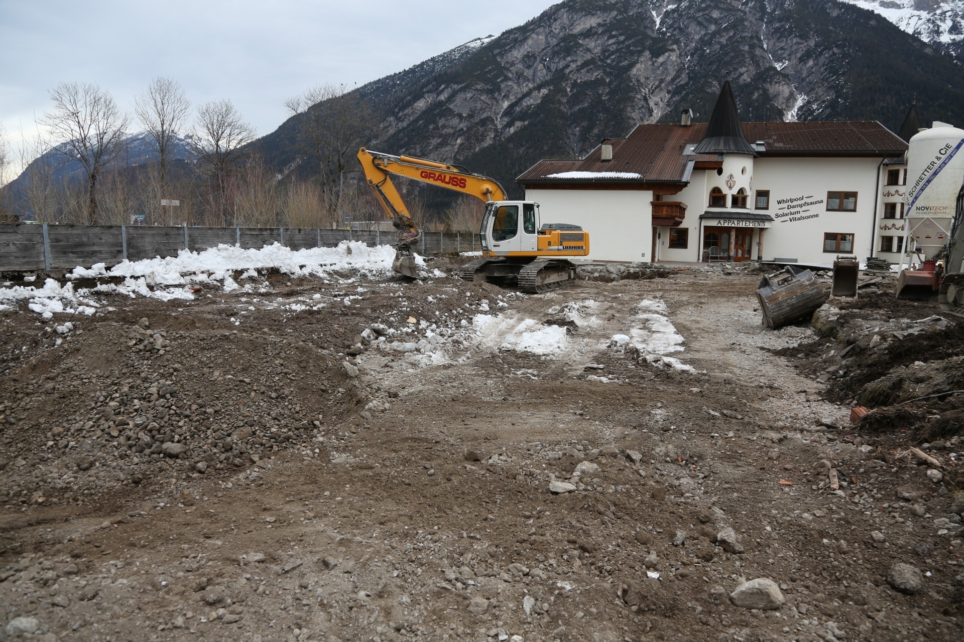 Beginn Grundaushub für den Neubau