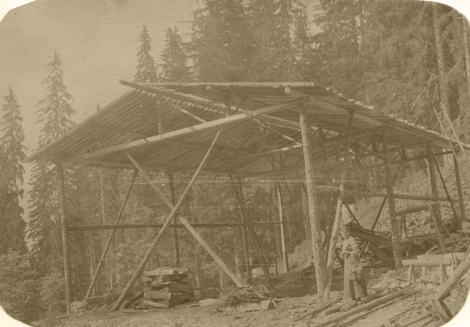 Bau der ersten Steinölbrennerei im Bächental