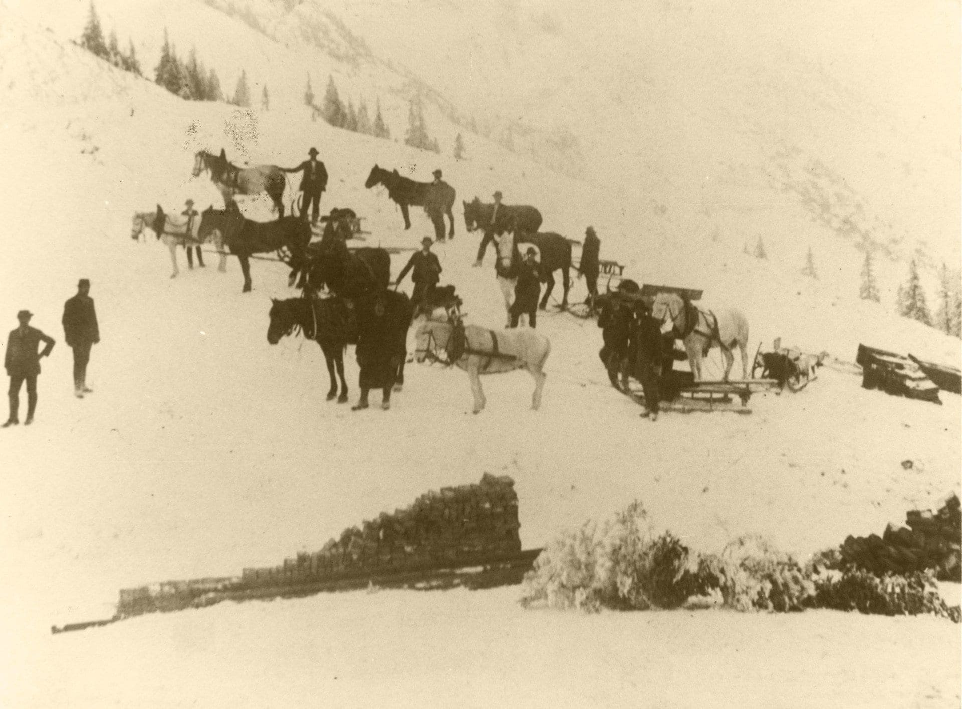 einer der ersten Baustofftransporte ins Bächental,