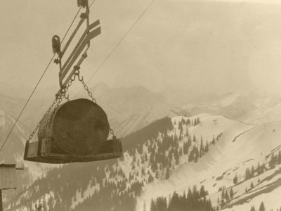 Seilbahn von der Steinölbrennerei auf das Gröbner Joch