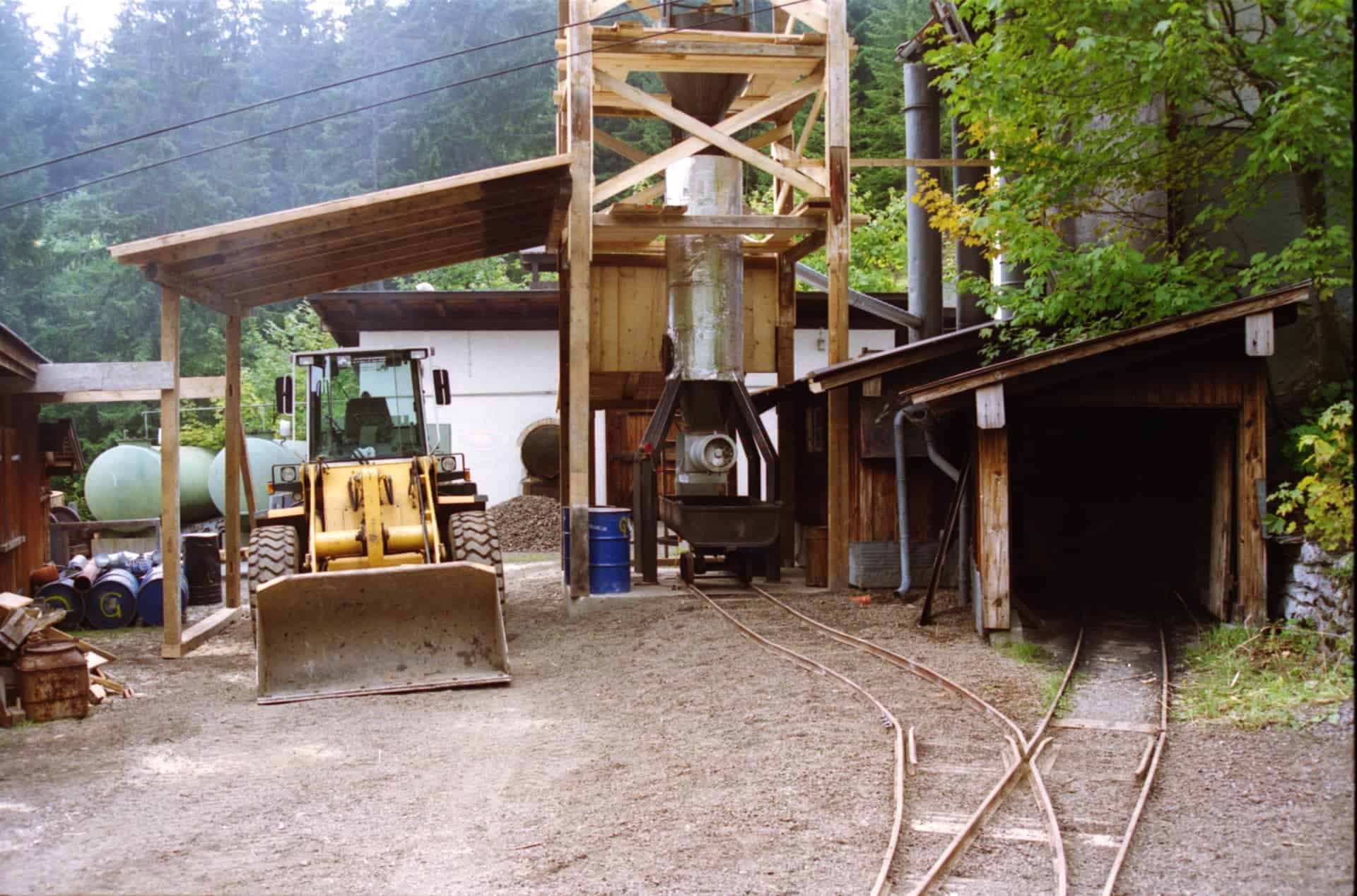 Versuchsofen in der Steinölbrennerei im Bächental